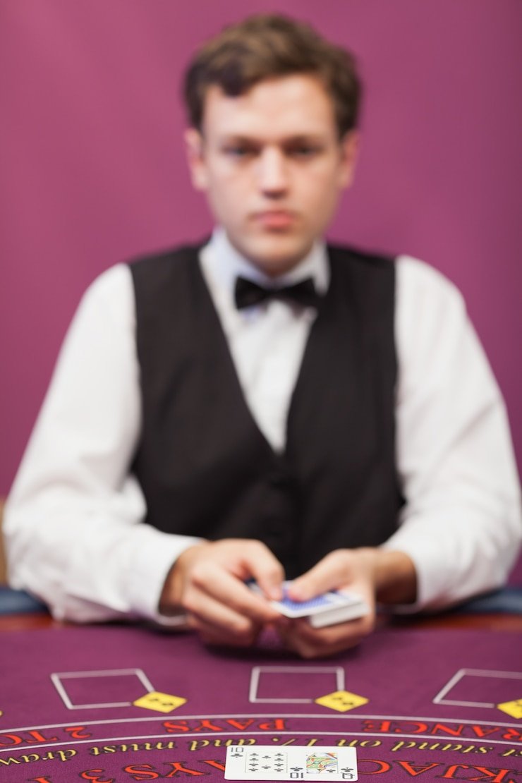 Pemain menikmati permainan baccarat live melalui perangkat smartphone dengan antarmuka ramah pengguna